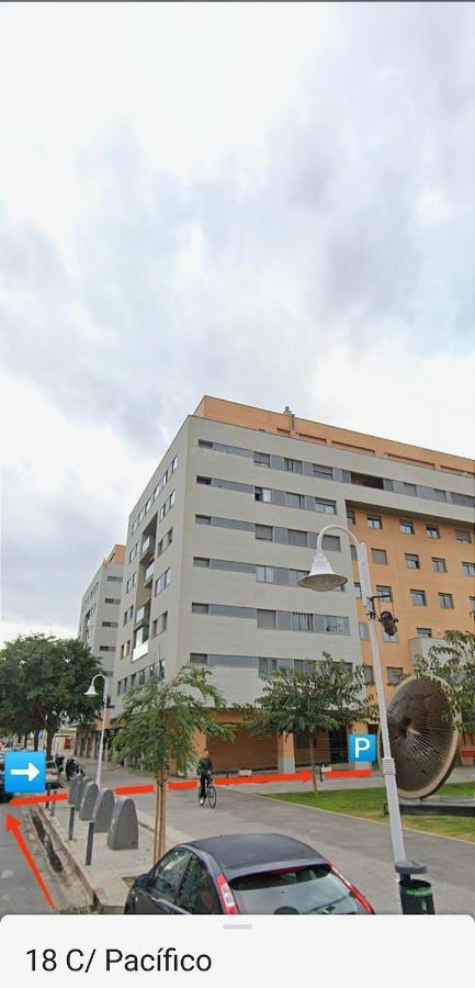 On The Beach! Frente Al Paseo Maritimo, Parking Y Piscina Malaga Exterior photo