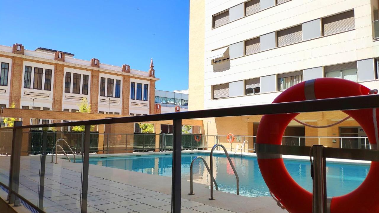 On The Beach! Frente Al Paseo Maritimo, Parking Y Piscina Malaga Exterior photo